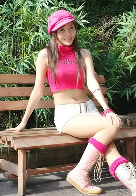 Kim-Yoo-Rim-Mini-Skirt